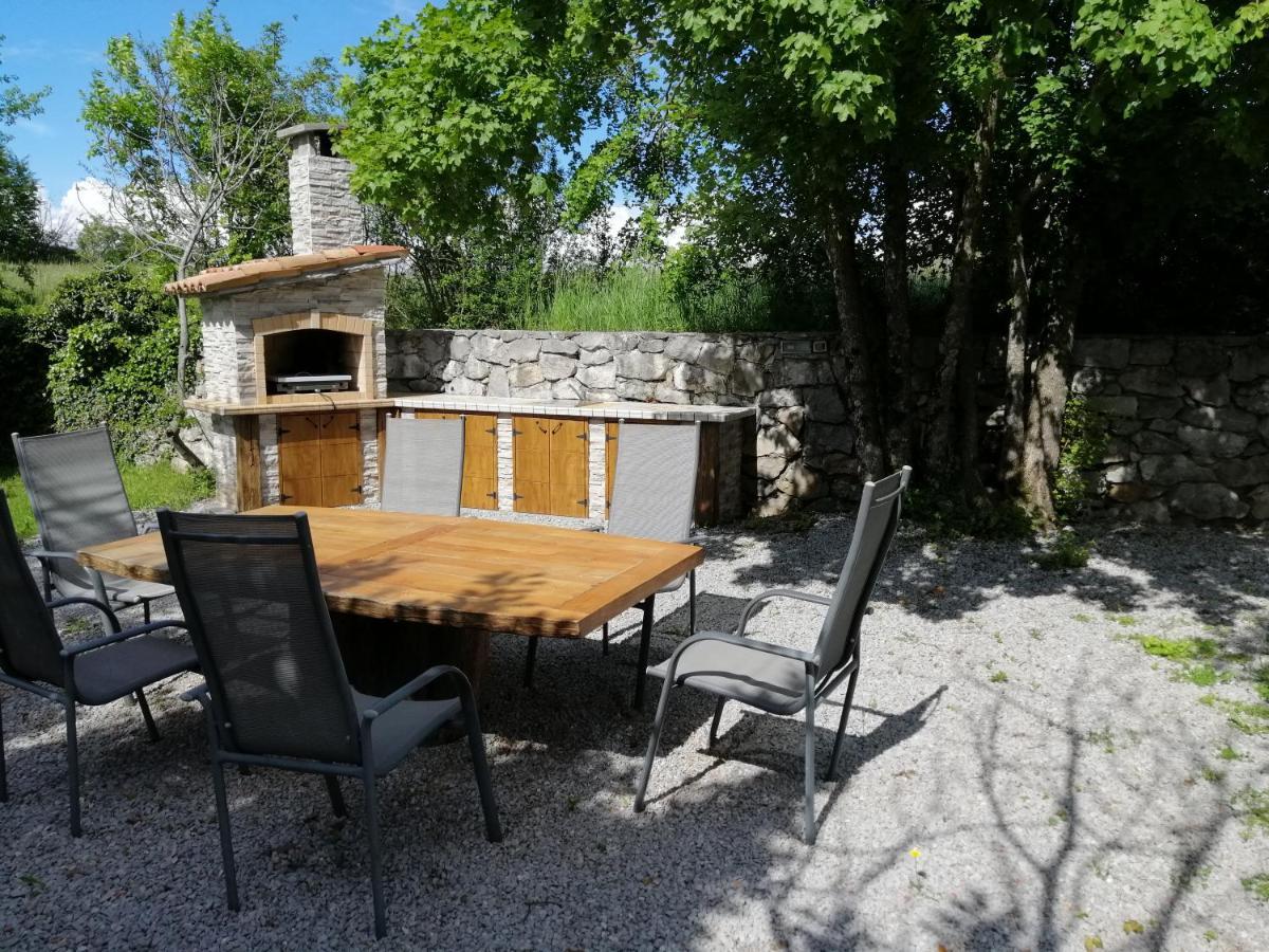 Apartma Louis Dutovlje Экстерьер фото