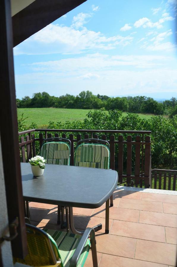 Apartma Louis Dutovlje Экстерьер фото