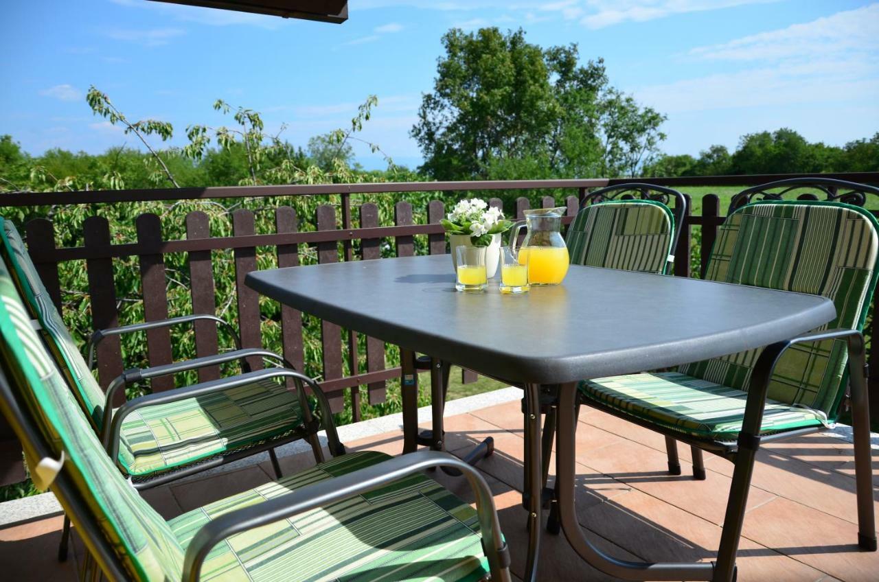 Apartma Louis Dutovlje Экстерьер фото